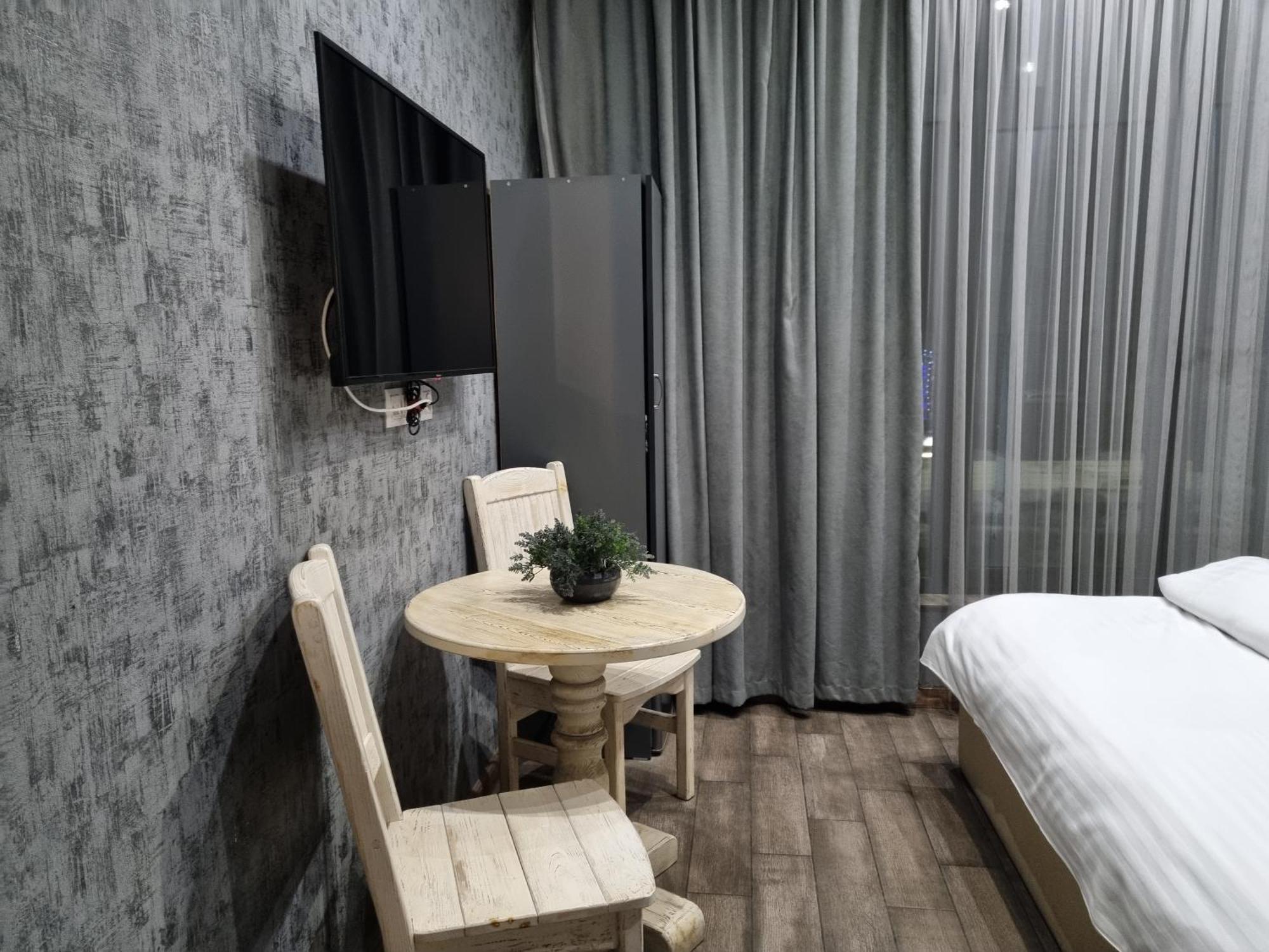 Day Inn Hotel Ереван Экстерьер фото