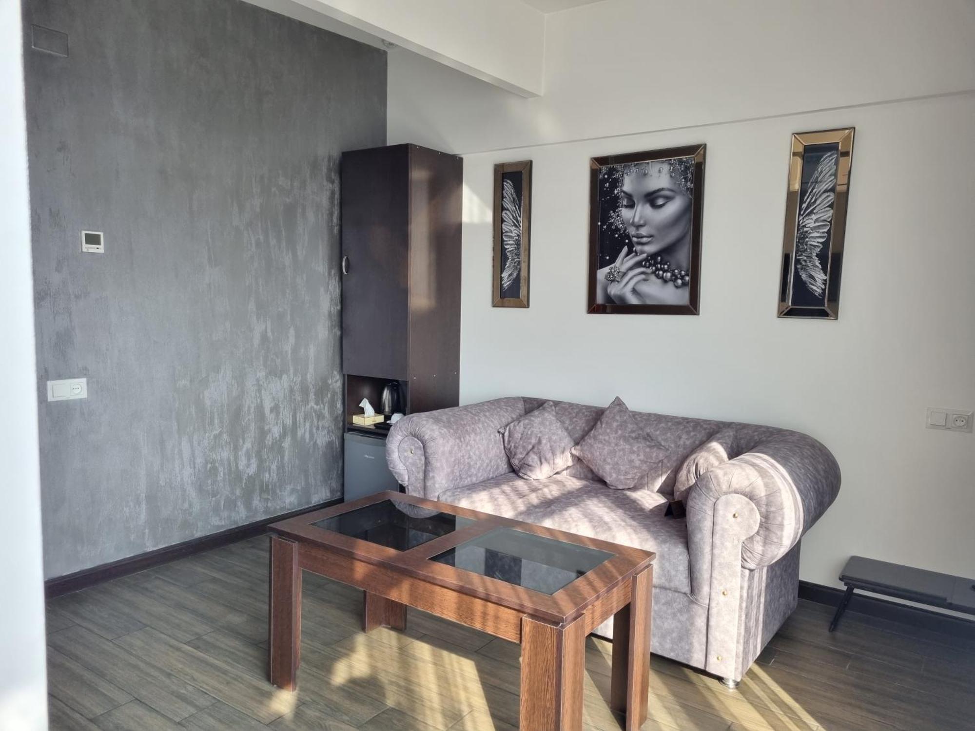 Day Inn Hotel Ереван Экстерьер фото