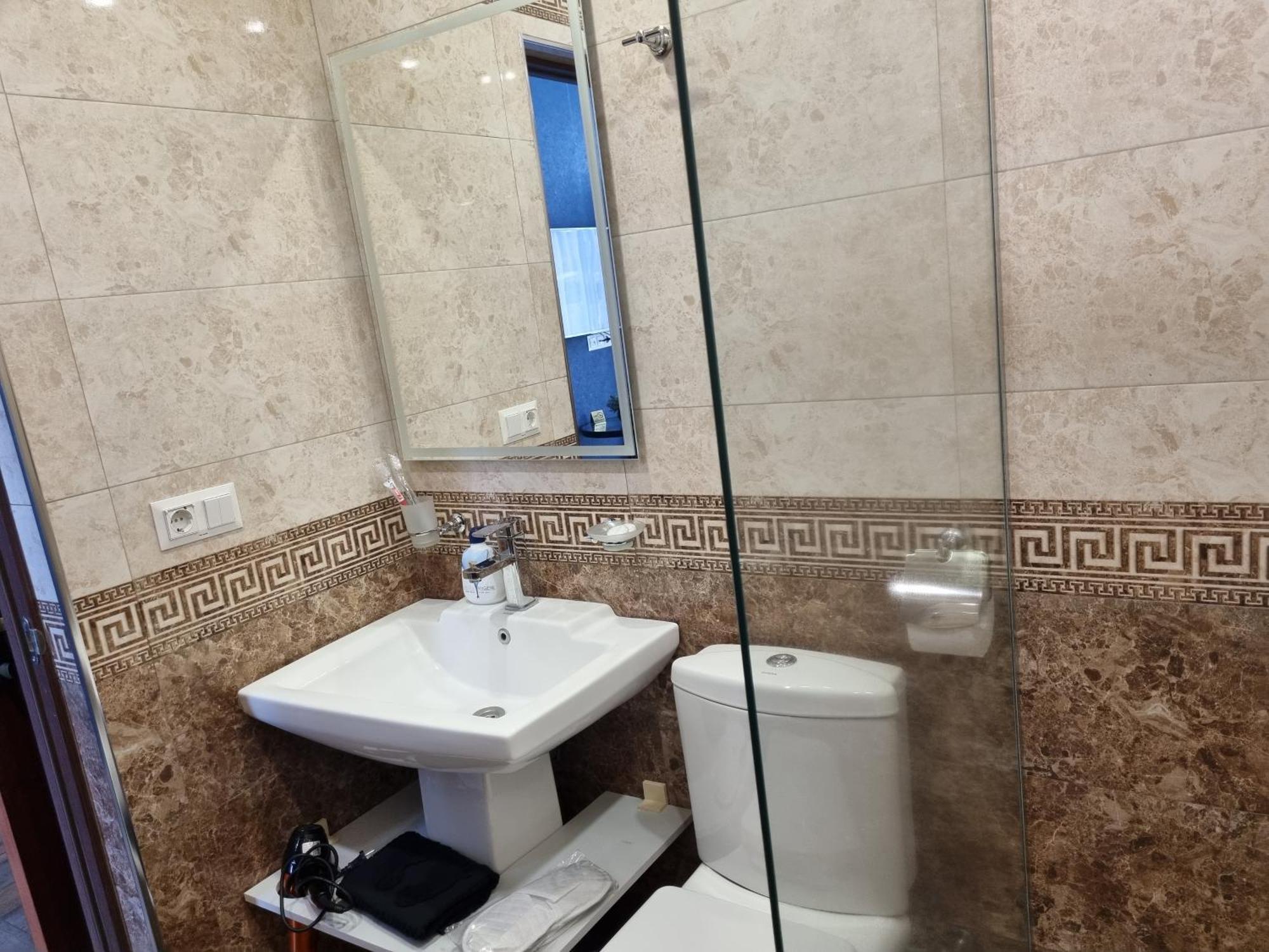 Day Inn Hotel Ереван Экстерьер фото