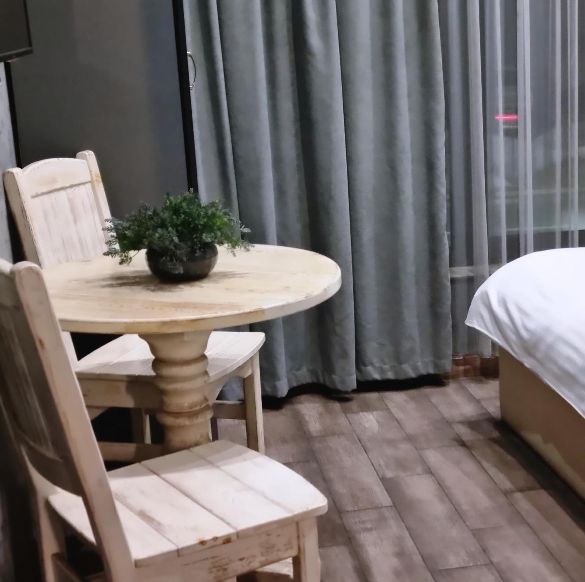 Day Inn Hotel Ереван Экстерьер фото