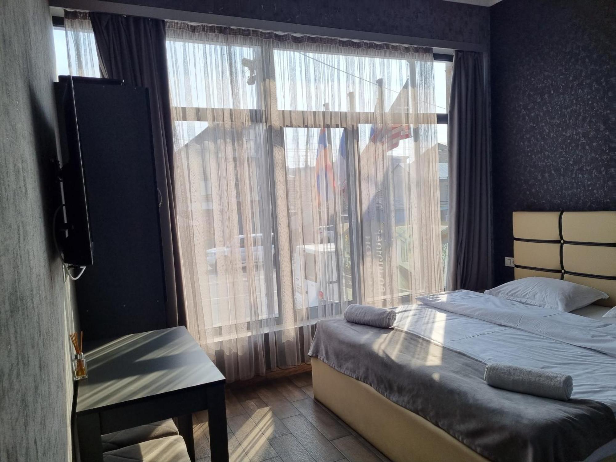 Day Inn Hotel Ереван Экстерьер фото