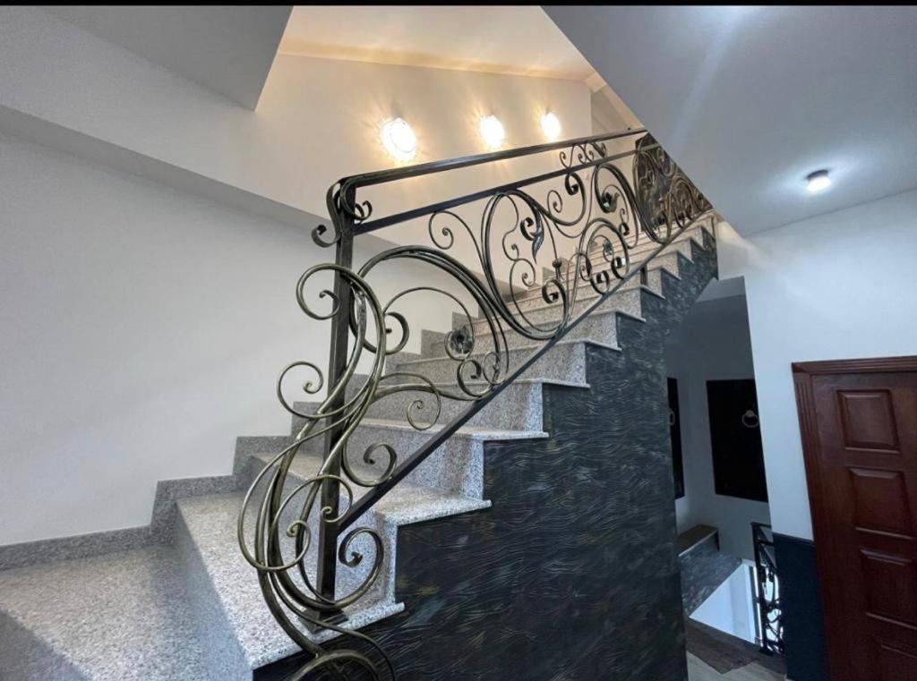 Day Inn Hotel Ереван Экстерьер фото